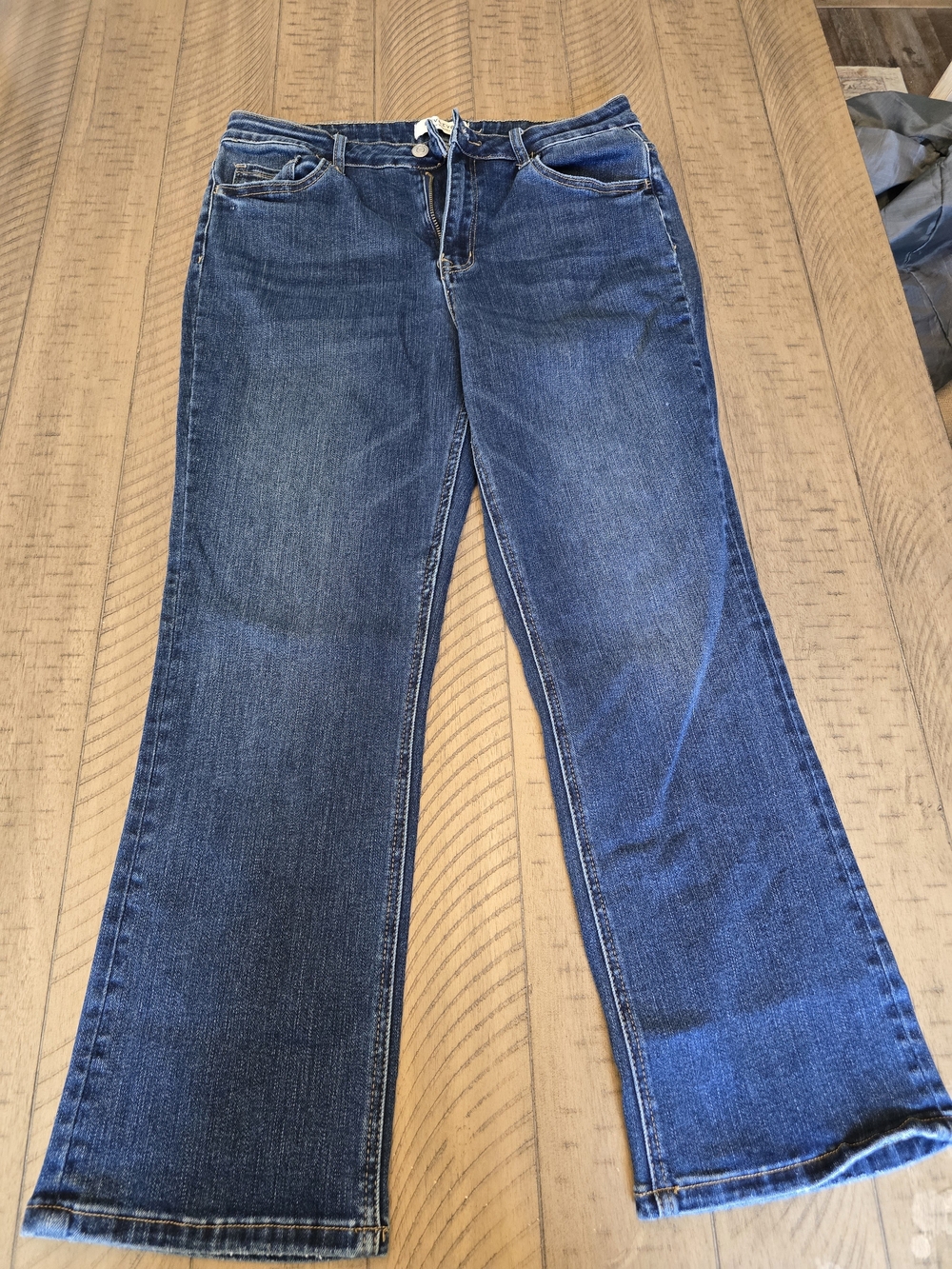 Lovervet Classic Women's Dark Blue Bootcut Jeans